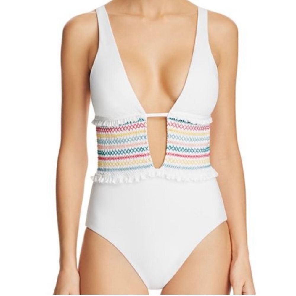 ✨🆕✨ ☀️ 🌊 Isabelle Rose White One Piece Swimsuit 🩱with Accent Crochet 🍭 ✨